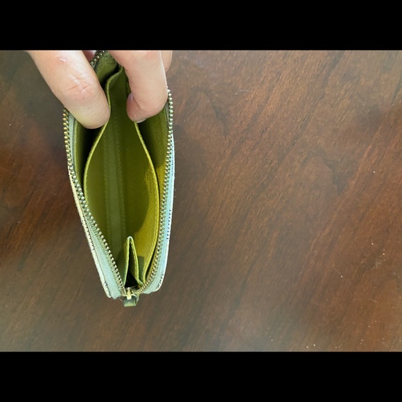 Louis Vuitton key pouch - Picture 4 of 5